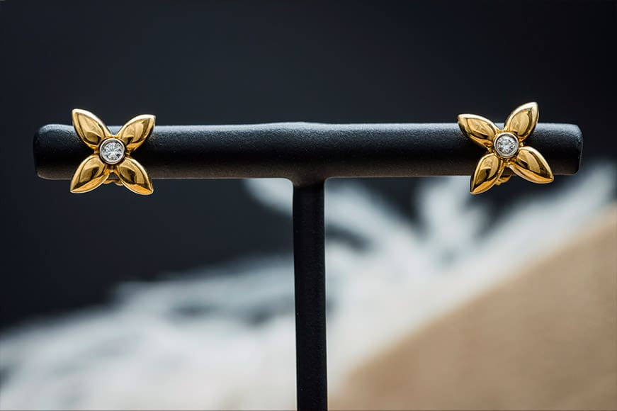 pawn designer earrings at Suttons & Robertsons Jewellers