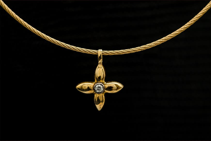pawn designer necklaces at Suttons & Robertsons