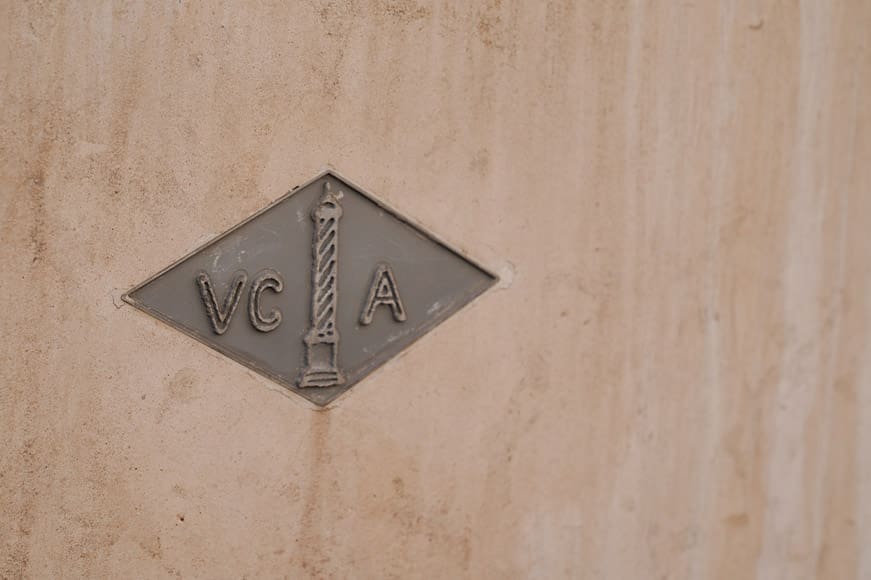 Van Cleef Logo